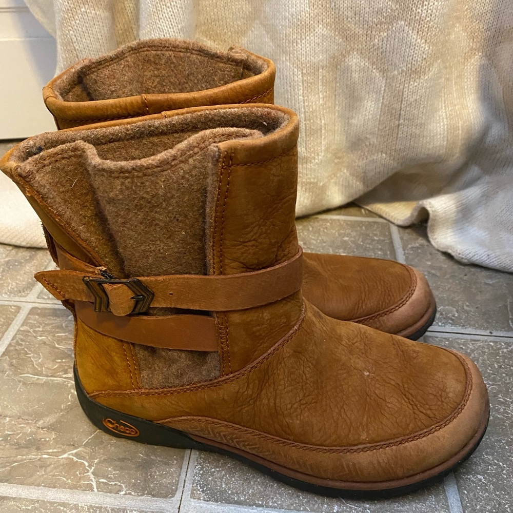 Women's Tan Chaco Boots
